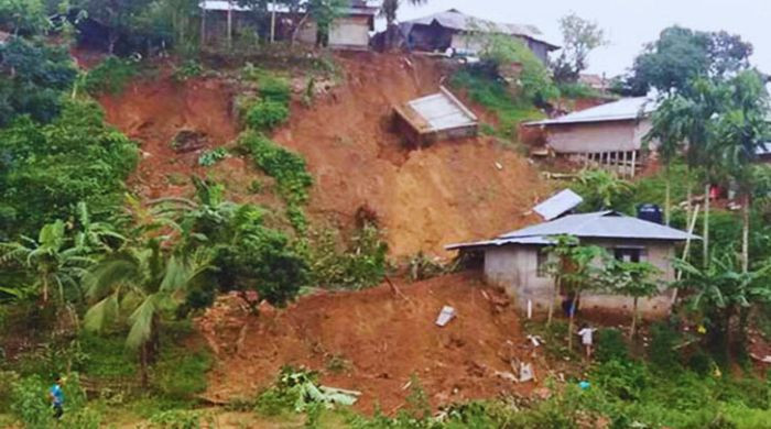 চট্টগ্রামে টানা বর্ষণে পাহাড়ধসের শঙ্কা