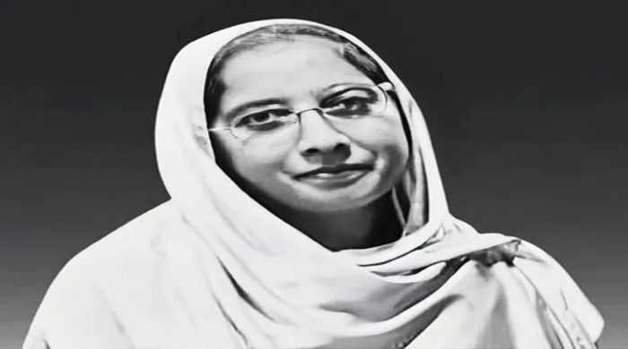 আগুনে ঝাঁপ দিয়ে দিলেন জীবনের পাঠ