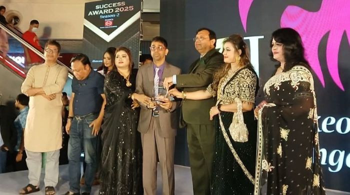 শিল্প ও সংস্কৃতিতে দিগ্গজদের সম্মাননাঃ সাকসেস এওয়ার্ড ২০২৫
