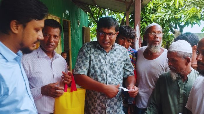 দূর্গম চরাঞ্চলের খামারীর মাঝে বিনামূল্যে টিকা ও কৃমিনাশক ঔষধ বিতরণ