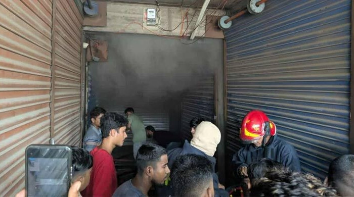 রাজধানীর গুলিস্তানে ভয়াবহ অগ্নিকান্ড