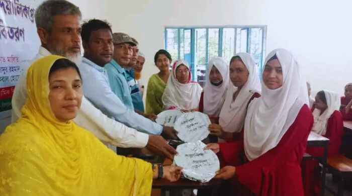 জলবায়ু পরিবর্তন ও সচেতনতা বিষয়ক বিতর্ক প্রতিযোগিতা,  দেয়ালিকা প্রকাশ ও পুরুষ্কার বিতরন অনুষ্ঠান অনুষ্ঠিত