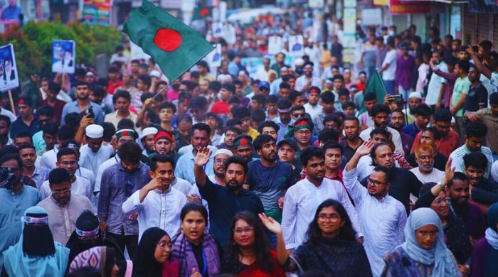 নতুন বাংলাদেশের ইশতেহারঃ শহীদ মিনারে এনসিপি