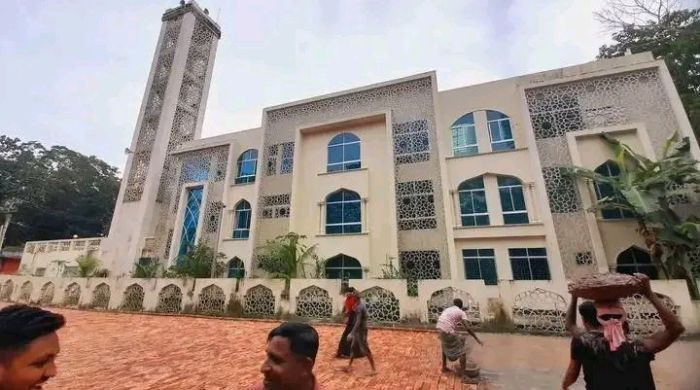 রাজাপুরে বিশাল এলাকাজুড়ে ঈদগাহ নির্মানে কৃতজ্ঞতা প্রকাশ মুসল্লিদের