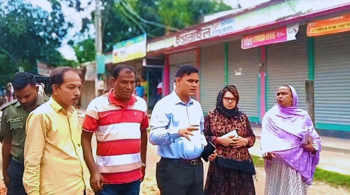 কটিয়াদীতে রাস্তা সংস্কারের কাজ পরিদর্শন করলেন ইউএনও