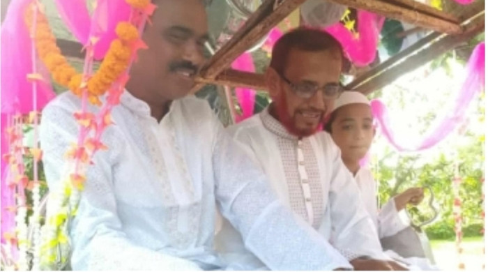 ঘোড়ার গাড়িতে শিক্ষকের রাজকীয় বিদায়