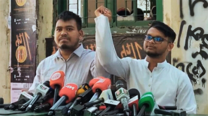 ঢাবি নির্বাচনে নাটকীয় মোড়: মাহিনের সমর্থন বাকেরের দিকে