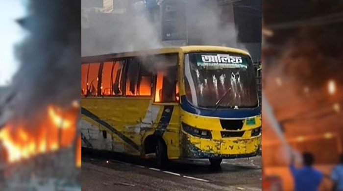 মিরপুরে আলিফ পরিবহনের বাসে হামলা