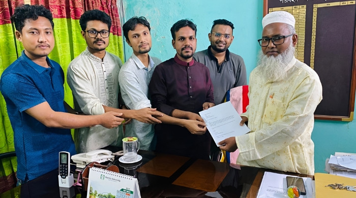 ইবি শিক্ষার্থীদের ভোগান্তি কমাতে বাস সার্ভিস বৃদ্ধির আহ্বান