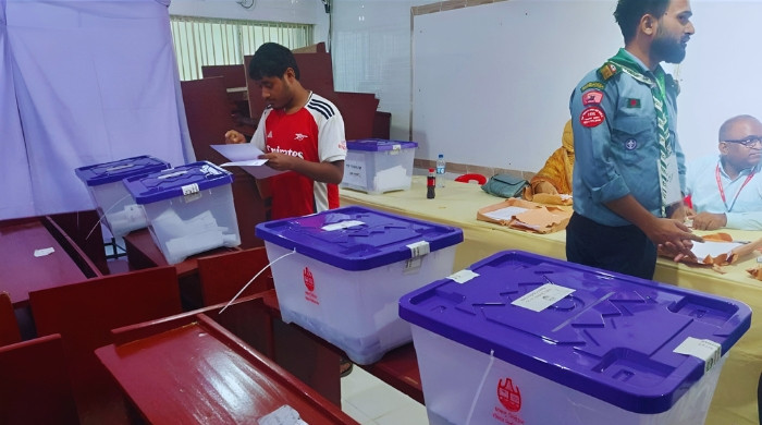 উৎসবমুখর পরিবেশে চাকসু নির্বাচন সম্পন্ন