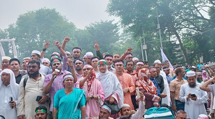 সরকারের ডাকে আলোচনায় শিক্ষকরা, আন্দোলন কর্মসূচি স্থগিত