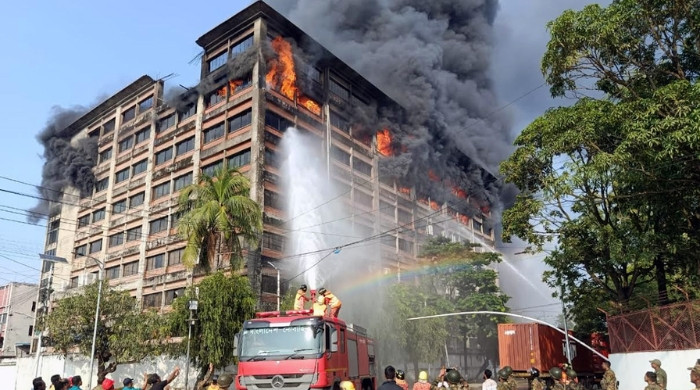 চট্টগ্রামে টেক্সটাইল কারখানায় ভয়াবহ অগ্নিকাণ্ড