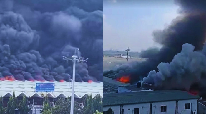 শাহজালাল বিমানবন্দরের কার্গো ভিলেজে ভয়াবহ আগুন, নিয়ন্ত্রণে ৩২টি ইউনিট