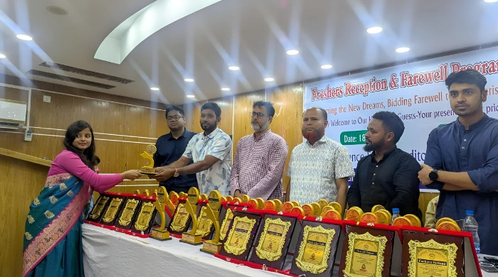কুবিতে নবীন বরণ ও প্রবীণ বিদায় অনুষ্ঠান