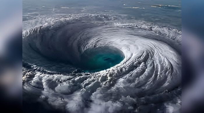 ধেয়ে আসছে ঘূর্ণিঝড় মোন্থা, সব বিভাগে বজ্রসহ বৃষ্টির আভাস