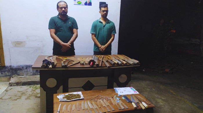 গাজীপুরে অস্ত্র ও গাঁজাসহ বিএনপি নেতার ভাই ও ভাতিজা আটক