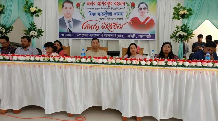 নলছিটিতে বিদায়ী জেলা প্রশাসকের সংবর্ধনা