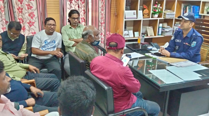 অপপ্রচারের বিরুদ্ধে ভূরুঙ্গামারী থানার ওসি’র প্রেস ব্রিফিং