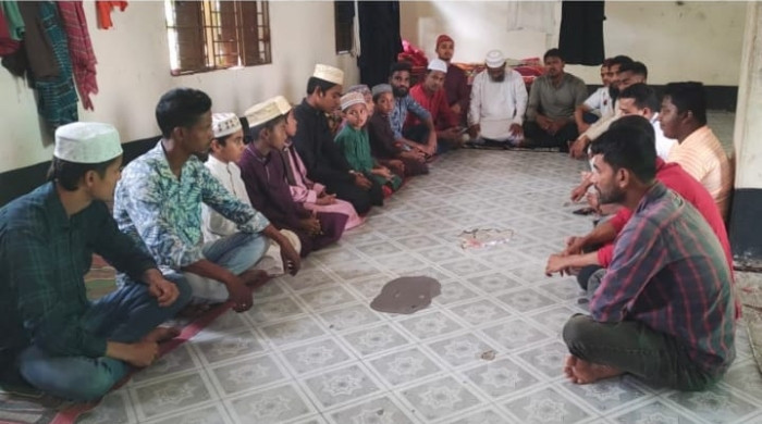 তারেক রহমানের জন্মদিন উপলক্ষে এতিম ও পথচারীর মাঝে খাবার বিতরণ