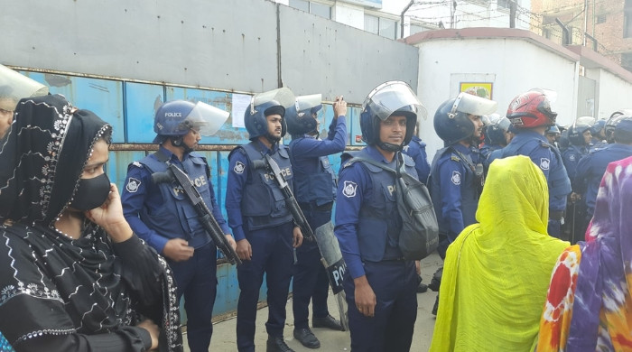 গাজীপুরের হানিওয়েল গার্মেন্টস অনির্দিষ্টকালের জন্য বন্ধ ঘোষণা, শ্রমিকদের বিক্ষোভ