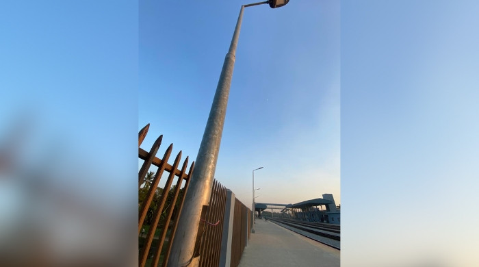 হাজার কোটি টাকা ব্যয়ে সম্প্রসারিত রেলস্টেশন, নেই কোন স্টেশনমাস্টার