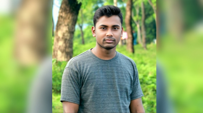 কুড়িগ্রামে ক্ষুদ্র কাঠ ব্যবসায়ীর ছেলে বিসিএস ক্যাডার