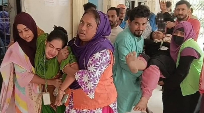 গাজীপুর টঙ্গীতে গার্মেন্টসে রহস্যজনক অসুস্থতা: হাসপাতালে ভর্তি শতাধিক শ্রমিক