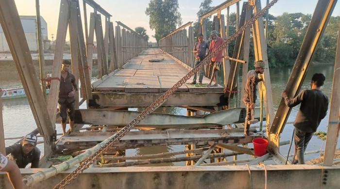 হবিগঞ্জে ব্রীজ ভেঙে সড়ক যোগাযোগ বন্ধ, ভোগান্তিতে কয়েক লাখ মানুষ