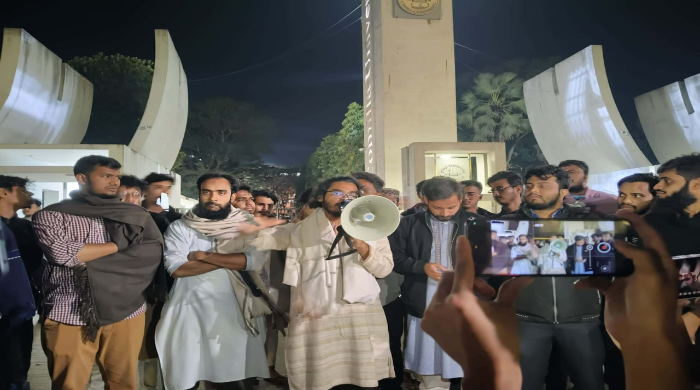 ওসমান হাদীর উপর হামলার প্রতিবাদে‌ কুবিতে বিক্ষোভ মিছিল