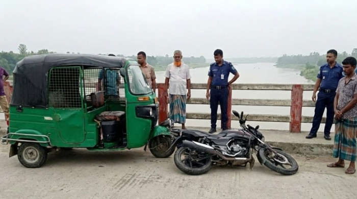 কুড়িগ্রামে মোটরসাইকেলের ধাক্কায় অটোরিকশা চালকের মৃত্যু