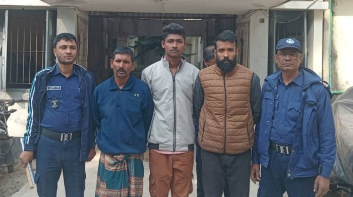 বাঘায় ফেন্সিডিল ইয়াবাসহ বিভিন্ন মামলায় আটক ৩