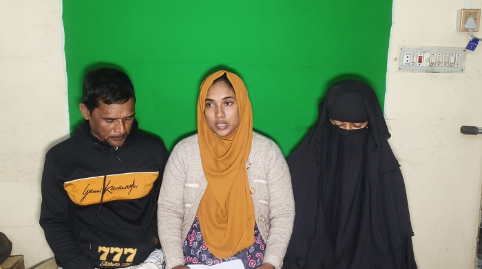 নিয়ামতপুরে পাঁচ লক্ষ টাকা ছিনিয়ে নেওয়ার অভিযোগে সংবাদ সম্মেলন