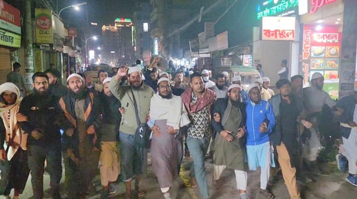 শরীফ ওসমান হাদীর মৃত্যুর খবরে উত্তাল কিশোরগঞ্জ