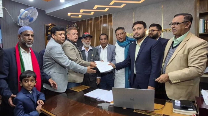 বগুড়া-৭ আসনে খালেদা জিয়ার পক্ষ থেকে মনোনয়ন ফরম সংগ্রহ