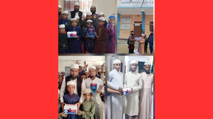 ড. মোবারক হোসাইনের উদ্যোগে প্রাথমিক চিকিৎসা সামগ্রী বিতরণ