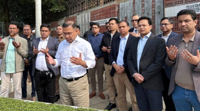 প্রথমবার কোকোর কবর জিয়ারত করলেন তারেক রহমান