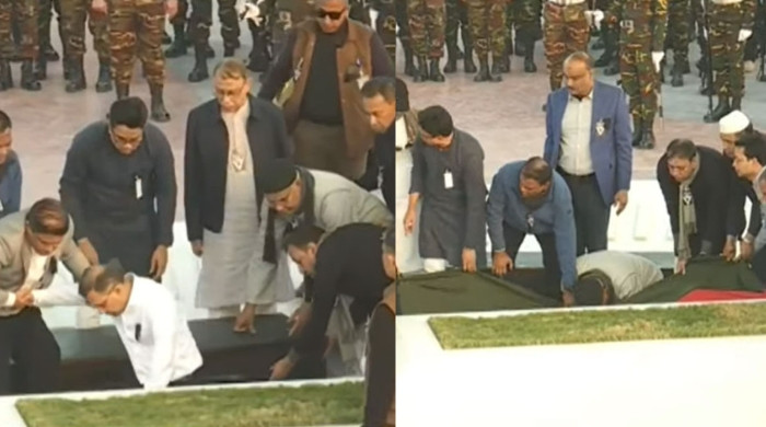 স্বামীর পাশে চিরনিদ্রায় শায়িত ‘আপসহীন নেত্রী’ খালেদা জিয়া