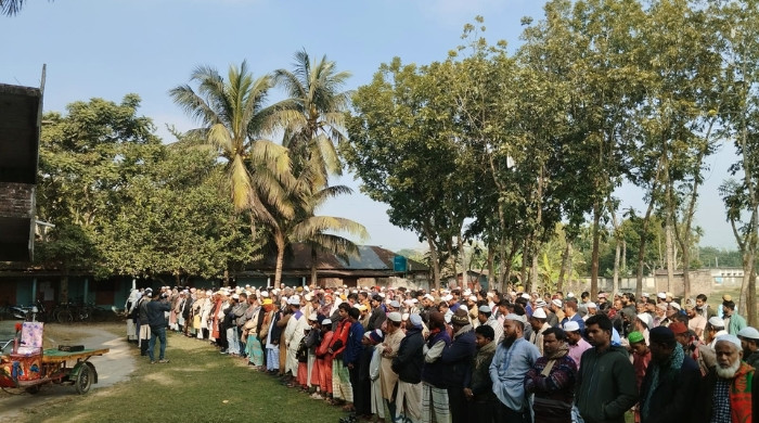 নাটোরের লালপুরে সাবেক প্রধানমন্ত্রী খালেদা জিয়ার গায়েবী জানাজা অনুষ্ঠিত