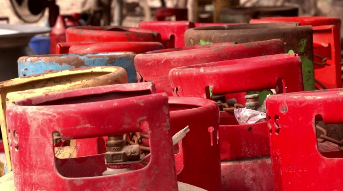 এলপি গ্যাসের দাম ৫৩ টাকা বেড়ে ১৩০৬