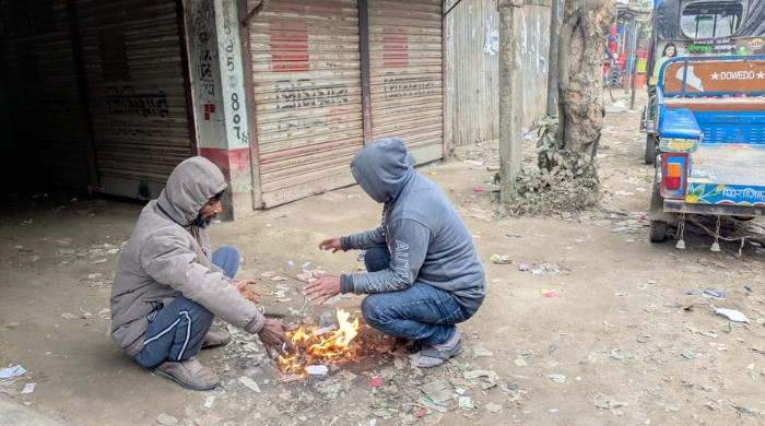 বগুড়ায় কুয়াশা–হিমেল বাতাসে  বিপর্যস্ত জনজীবন