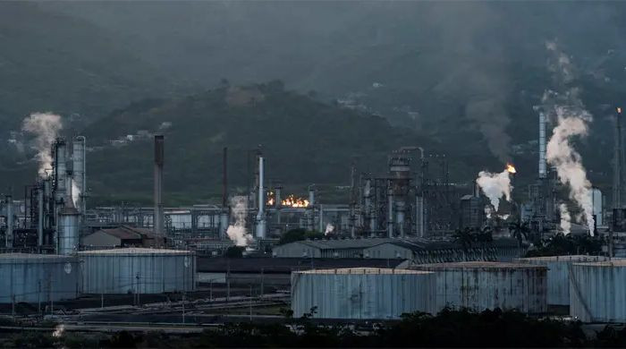 যুক্তরাষ্টে যাচ্ছে ভেনেজুয়েলার তেল: ২০০ কোটি ডলারের চুক্তি