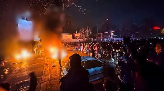 বিক্ষোভে উত্তাল ইরান, মর্গে লাশের স্তূপ, চিকিৎসা দিতে হিমশিম খাচ্ছে চিকিৎসকরা