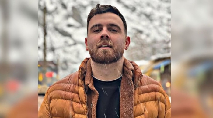 বিক্ষোভকারী এরফানের মৃত্যুদণ্ড স্থগিত করলো ইরান