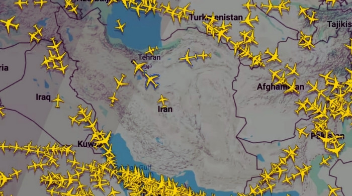 নিজেদের আকাশসীমা খুলে দিলো ইরান