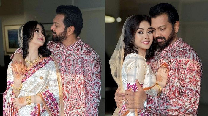 পাল্টে ফেললেন ‘খান’ পদবী, তাহসানের সব স্মৃতি মুছলেন রোজা