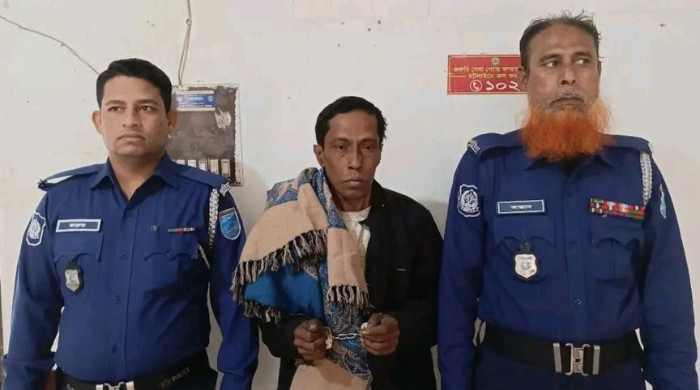 ফরিদপুরের মধুখালীতে অবৈধ আগ্নেয়াস্ত্র কারখানায় যৌথ বাহিনীর অভিযান, গ্রেফতার ১