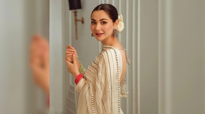 আবারও আলোচনায় হানিয়া আমির