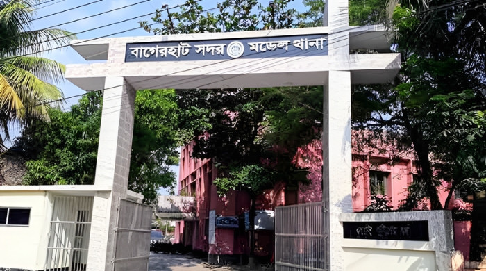 বাগেরহাটে সৌচাগার থেকে গৃহবধুর গলাকাটা মরদেহ উদ্ধার