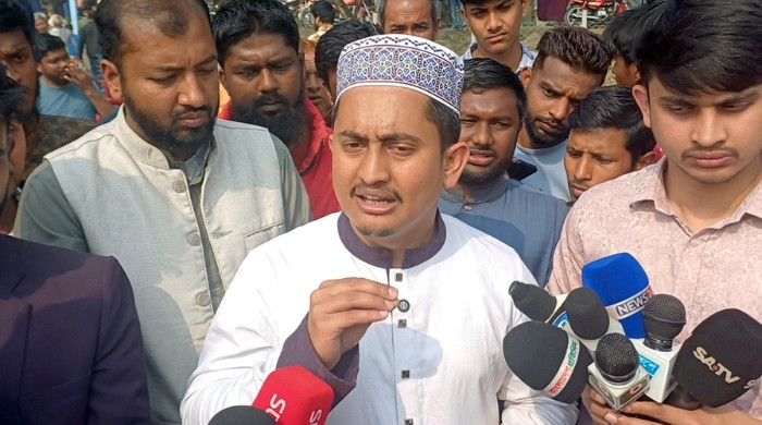 দেশে এসে কথা বলুন, বিদেশ থেকে সিদ্ধান্ত দেওয়ার সময় শেষ: সারজিস আলম