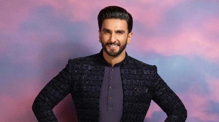 বেঙ্গালুরুতে আইনি ঝামেলায় রণবীর সিং